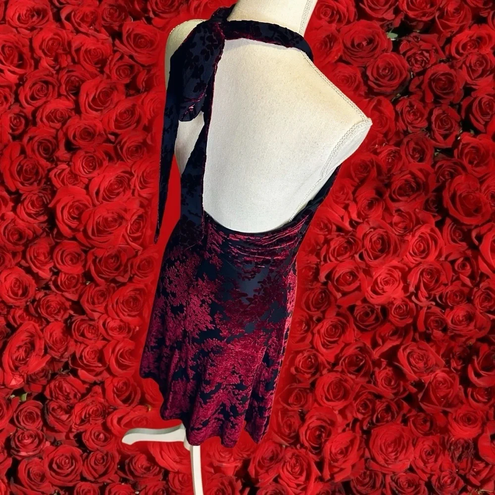 Dress the Population ‘Miranda’ Halterneck Mini Dress in “Burgundy/Black Cherry” - Picture 12 of 16